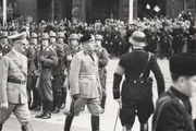 Hitler mit Mussolini im September 1937 in Berlin.