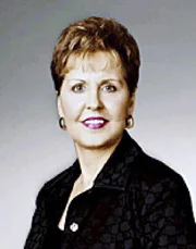 Joyce Meyer nimmt kein Blatt vor den Mund. Direkt und humorvoll spricht sie die Herausforderungen an, die Menschen im Alltag oft Probleme bereiten. Mit Hilfe der Bibel gibt sie dafür praktische Lebenshilfe. Joyce Meyer klammert dabei Tabuthemen nicht aus - sie weiß aus eigener Erfahrung Bescheid über sexuellen Missbrauch, gescheiterte Beziehungen und schwere Krankheit.