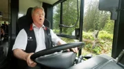 Mit dem Postauto durch die Schweiz Durchs wildromantische Rosenlauital Der singende Busfahrer Sämi Zumbrunn