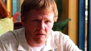 Jake Miller (Scott Michael Campbell) ist in die illegalen Machenschaften einer Mafiafamilie hineingeraten. Um sich und seine Familie zu schützen, sucht er Hilfe ...