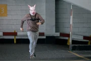 Wo ist Ross Duffy (Matt Ryan) nur hineingeraten? Er findet sich als, mit einer Schweinsmaske maskierter, Gejagter in einem Snuff Game wieder, bei dem drei Männer von einem Maskierten durch Dublin verfolgt werden. Dem Sieger winkt viel Geld - doch zwei der Spieler werden sterben.