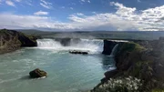 Der isländische Godafoss Wasserfall ist sagenumwoben. Er dient als symbolischer Hinweis auf das Ende des Heidentums.