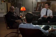 L-R: Mozzie (Willie Garson), Peter Burke (Tim DeKay) und Neal Caffrey (Matthew Bomer)