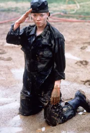 Die High-School schickt die Clique um Brooke und Josh in ein knallhartes Erziehungs-Camp. Nur Nicole (Tammy Lynn Michaels) lässt sich von den Strapazen scheinbar nicht beeindrucken...