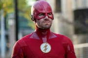 Oliver Queen (Stephen Amell)