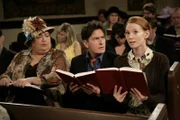 Damit hat Charlie (Charlie Sheen, M.) nicht gerechnet, als er Desiree (Alicia Witt, r.) bei sich aufnahm.