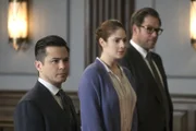(v.l.n.r.) Benny Colón (Freddy Rodriguez); Laura Allen (Emily Tremaine); Jason Bull (Michael Weatherly)