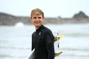 Nach den Ereignissen der Vergangenheit soll Alex (Otto Farrant) wieder das normale Leben eines Teenagers leben. Doch das Geschehene lässt ihn nicht los.