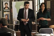 Auf der Suche nach Patrick Jane und Lorelei Martins: Robert Kirkland (Kevin Corrigan, l.) und Teresa Lisbon (Robin Tunney, r.) ...