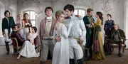 V.l.: Dolochow (Tom Burke), Anatole Kuragin (Callum Turner), Anna Pavlovna (Gillian Anderson), Vassily Kuragin (Stephen Rea), Helene Kuragin (Tuppence Middleton), Pierre (Paul Dano), Natasha (Lily James), Andrei (James Norton), Nikolai Rostov (Jack Lowden), Sonya (Aisling Loftus), Prinzessin Marya (Jessie Buckley), Prinz Nikolai Bolkonsky (Jim Broadbent), Count Rostov (Ade Edmonson) V.l.: Dolochow (Tom Burke), Anatole Kuragin (Callum Turner), Anna Pavlovna (Gillian Anderson), Vassily Kuragin (Stephen Rea), Helene Kuragin (Tuppence Middleton), Pierre (Paul Dano), Natasha (Lily James), Andrei (James Norton), Nikolai Rostov (Jack Lowden), Sonya (Aisling Loftus), Prinzessin Marya (Jessie Buckley), Prinz Nikolai Bolkonsky (Jim Broadbent), Count Rostov (Ade Edmonson)