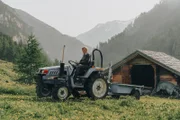 Anton Pichler bei der Arbeit bei der Litzlhofalm
