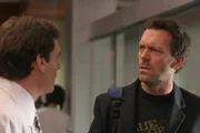 Kann Dr. James Wilson (Robert Sean Leonard, l.) House (Hugh Laurie, r.) überreden, eine neunjährige Krebspatientin zu untersuchen, die an schlimmen Halluzinationen leidet?