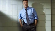 Detective Mike Logan (Chris Noth) ist dem Mörder eines erfolgreichen Gynäkologen auf der Spur.