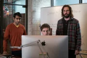 L-R:  Dinesh Chugtai (Kumail Nanjiani),Richard Hendricks (Thomas Middleditch) und Bertram Gilfoyle (Martin Starr)