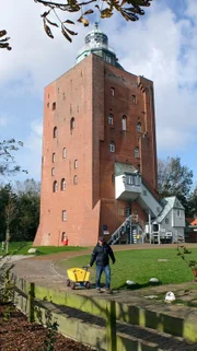 Wahrzeichen und Namensgeber seit 700 Jahren: Der Turm, das "Nige Wark" - das "Neue Werk" der Insel.