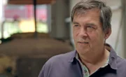 Albert Bachert aus Neunkirchen gießt seit 35 Jahren Glocken in seinem Familienbetrieb.