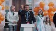 Remko feiert mit seiner Frau Melanie und seinen Töchtern Christa und Ivanka seine Wahl zum Bürgermeister (von li nach re: Victoria Koblenko, Bas Keijzer, Dana Goldberg).