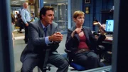 Mike Logan (Chris Noth) und Megan Wheeler (Julianne Nicholson) suchen den Mörder eines schmierigen Klatschreporters.