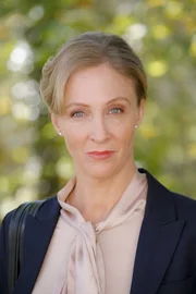 Anja Karmanski (Henriette Pfister).