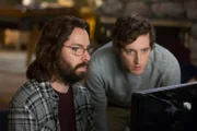 Martin Starr als Bertram Gilfoyle (l.) und Thomas Middleditch als Richard Hendricks (r.)
