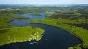In den trockenen Sommern sichern sie unser Überleben. Sie schützen uns vor Hochwasser und versorgen uns mit Trinkwasser und Energie. Sie sind Bauwerke von großer Bedeutung für die Menschen im Westen: Unsere Talsperren. -Rurstausee in Simmerath (NRW)