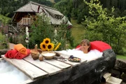 Annette Krause-Schmidt im Baumbad des Hotels Tanne in Baiersbronn.