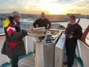 Die "Prinzessin" in Cherbourg/Frankreich. Auslaufen aus Cherbourg mit Kapitän Elmar Mühlebach und Staff-Kapitän Vitaliy Materynsky.
