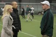 LAW & ORDER: SPECIAL VICTIMS UNIT -- "Gridiron Soldier" Episode 1516 -- Pictured: (l-r) Kelli Giddish als Det. Amanda Rollins, Ice T als Odafin Tutuola, Glenn Morshower als Coach Bill Becker