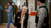 l-r Wendi Mclendon Covey als Joyce, Robert Baker als Tom the Guard -- (Photo by: NBC)