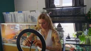 Tori möchte auf TikTok über die artgerechte Haltung von Reptilien und exotischen Tieren informieren.