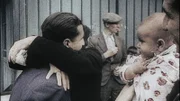 Zeiten des Abschieds: Ein Vater muss seine Familie verlassen, um an die Front zu gehen. Ostbahnhof, Paris, 1939.