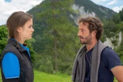 Saskia (Sidonie von Krosigk) ist eifersüchtig: Ihr Freund Toni (Franz-Xaver Brückner) ist seiner Ex-Freundin, dem Model Leni, begegnet.