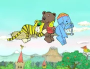 Gerade noch rechtzeitig können Tiger, Bär, Schlüter und Antje der alten Märchenhexe davon fliegen.