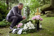 Roland Heilmann (Thomas Rühmann) weiß nicht wie es nach dem Tod seiner Frau Pia weitergehen soll. Die Familie braucht Roland, allen voran sein Enkel Jonas. Doch Roland weiß nicht, wie er es schaffen soll - er kann gerade nicht stark genug für alle sein.