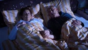 Auch Charlotte (Ursula Karusseit) und Otto (Rolf Becker) finden in dieser Nacht nicht in den Schlaf.