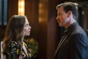 Sarah McKay (Kate Arrington, l.);Detective Tommy Killian ( Kevin Rankin, r.)