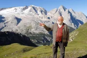 Sepp Forcher vor der Marmolada.