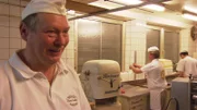 Der Bäckermeister Hans Deubel.