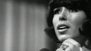 Ein Wiedersehen mit Connie Francis, Siw Malmkvist, Adamo, Roy Black und den unvergessenen Blue Diamonds. Die schönsten Schlager der 60er Jahre von „Schöner fremder Mann“ bis „Ganz in Weiss“. - Alexandra.
