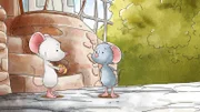 Tilda und Molly vor dem Dorfladen.