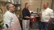 Seit Jahren ist der "Ratskeller Hanau" in Familienbesitz und aus dem Ort kaum wegzudenken. Allerdings hält Chef Oliver an falschen Traditionen fest. Kann und will er Frank Rosins Ratschläge überhaupt annehmen?