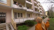 Für Kerstin macht sich Julia Leischik (r.) auf die Suche nach deren fünf Geschwistern, die sie, weil sie als Kind adoptiert wurde, nie kennengelernt hat ...