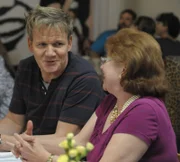 Gordon Ramsay (l.)