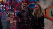 Henry Hart (Jace Norman), Veronica (Madison Iseman).