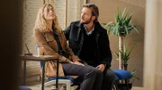 Die Eltern Hélène (Julie Gayet) und Matthias (Andreas Pietschmann) streiten sich darüber, was das Richtige für ihre Tochter Anya ist.