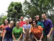 Das Team des Tolga Bat Hospital, in der Mitte Chefin Jenny Maclean