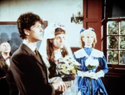 Willie Oleson (Jonathan Gilbert, l.) heiratet Rachel Brown (Sherri Stoner, M.). Seine Schwester Nancy (Allison Balson, r.) ist Brautjungfer.