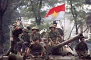 Nordvietnamesische Truppen nehmen am 30. April Saigon ein.