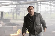 Der LKW, in dem Semir, Ben und Kalvus saßen, ist in eine Halle mit Chemikalien gerast und explodiert. Semir (Erdogan Atalay) und Kalvus konnten noch rechtzeitig abspringen, doch was ist mit Ben? Der LKW, in dem Semir, Ben und Kalvus saßen, ist in eine Halle mit Chemikalien gerast und explodiert. Semir (Erdogan Atalay) und Kalvus konnten noch rechtzeitig abspringen, doch was ist mit Ben?