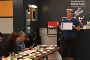 Innerhalb der Familie, die das mediterranen Restaurant "Sam's Kabob Room" in Monrovia, California betreibt, gibt es Konflikte - und das sogar vor den Gästen ... Kann Gordon Ramsey (r.) hier helfen?